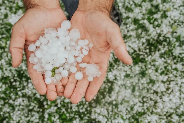 Nova frente fria traz temporais e risco de granizo ao Sul