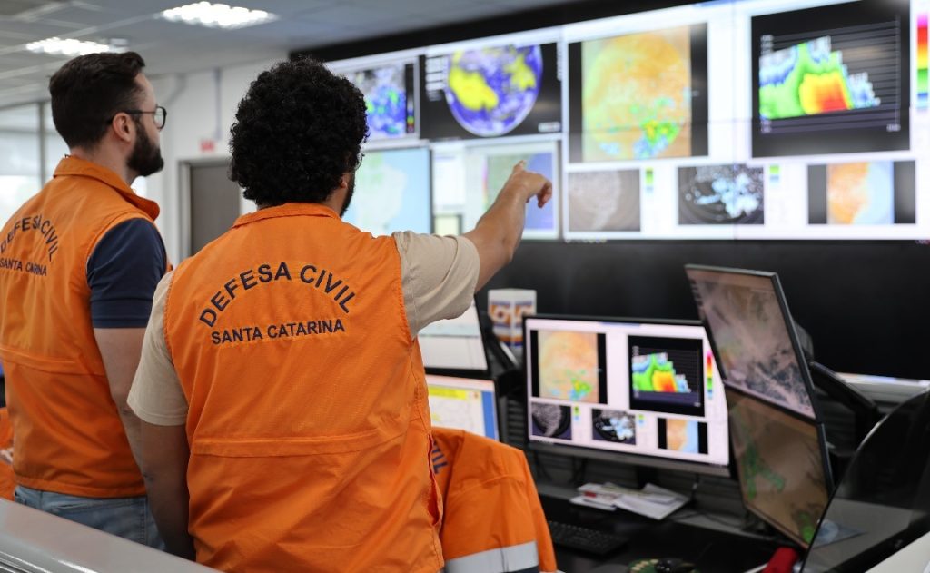 Defesa Civil emite alerta para chuva volumosa em SC; veja riscos
