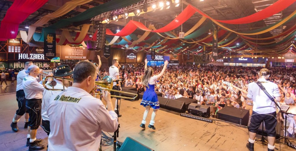Oktoberfest 2024 já reuniu mais de 100 mil pessoas