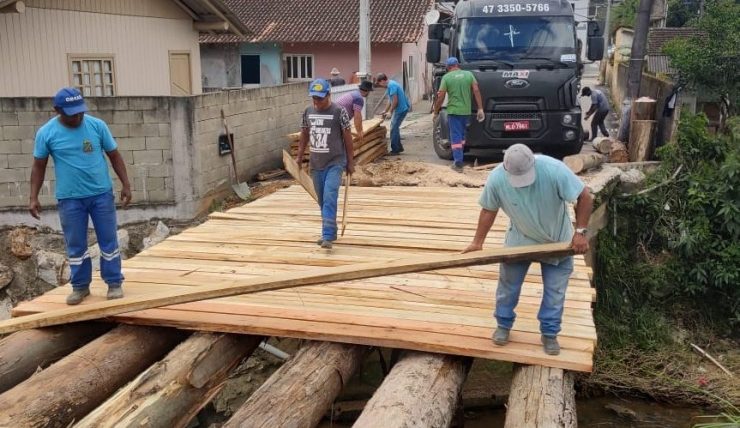 Pontes e pontilhões de Brusque passam por manutenções preventivas