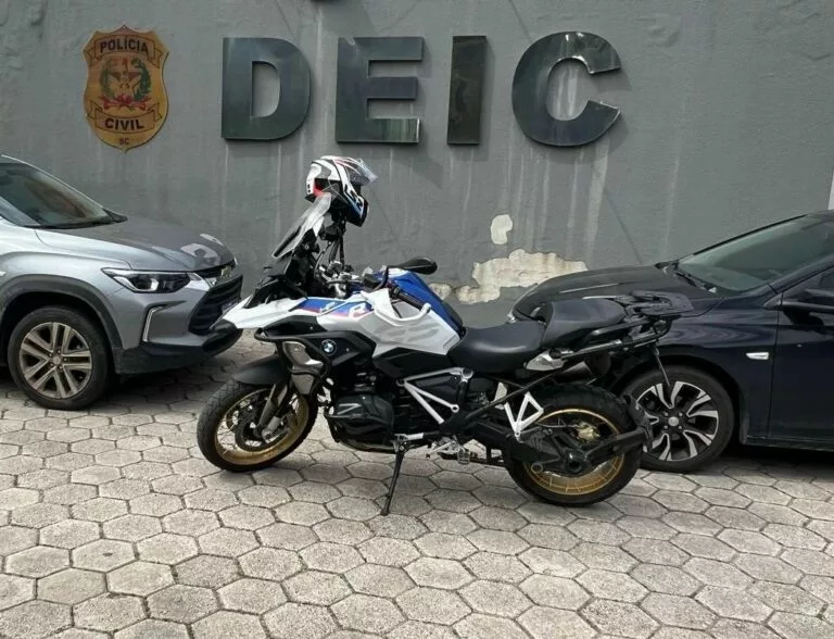 Operação policial desmantela organização criminosa na Grande Florianópolis