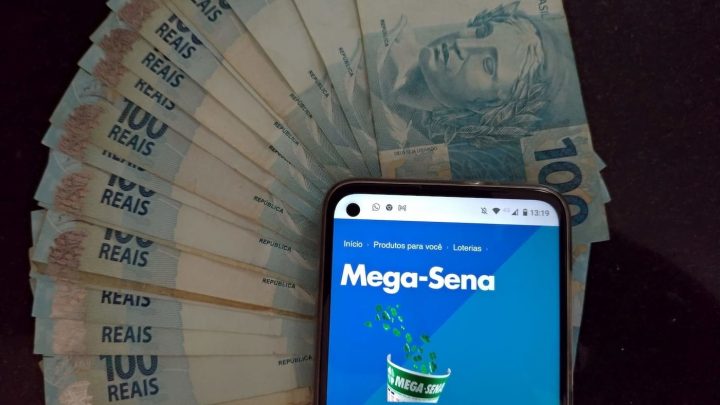 Dois moradores de SC são premiados na Mega; veja quanto ganharam