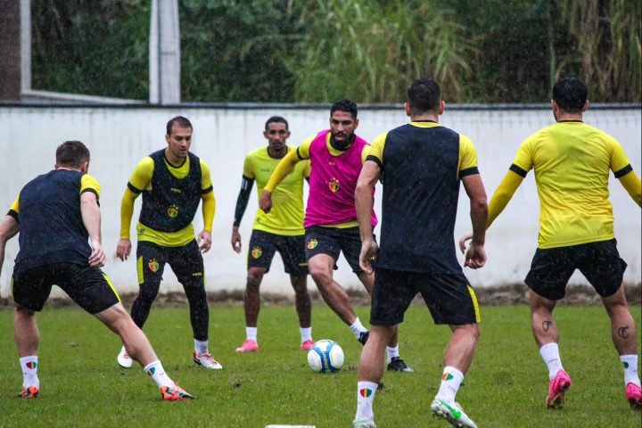 Brusque recebe o CRB em jogo dos desesperados, mas pode sair do Z4 se vencer