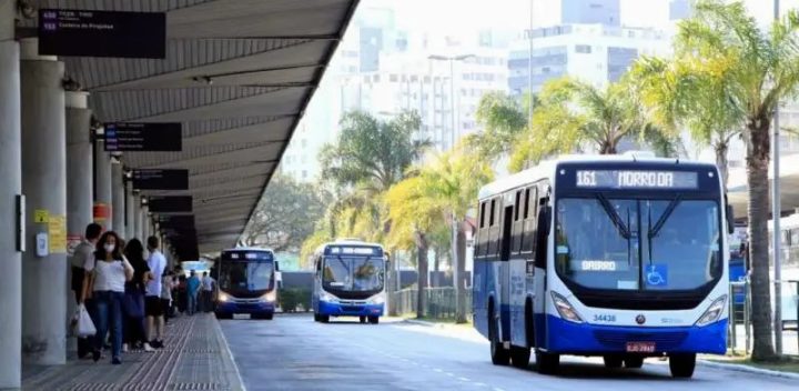 Florianópolis também anuncia ônibus de graça no domingo de eleições