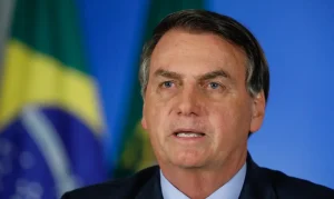 Alexandre de Moraes decreta prisão domiciliar de Jair Bolsonaro