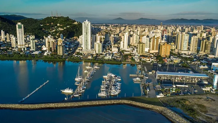 Itajaí ocupa a vice-liderança na geração de empregos em SC