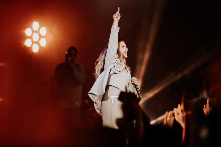 Show gospel com Aline Barros é neste domingo em Timbó