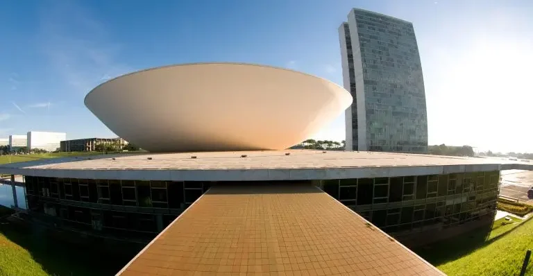 Câmara dos Deputados terá concurso com salários de R$ 30,8 mil