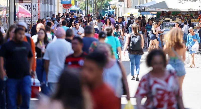 13º salário injeta mais de R$ 13 bilhões na economia catarinense