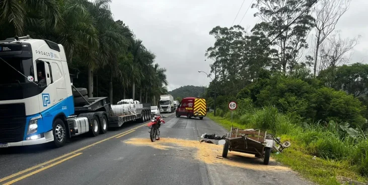 Motociclista morre atingido por carretinha que se soltou de veículo