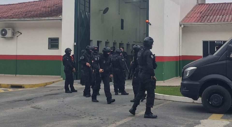 Polícia desarticula esquema ilegal na Penitenciária de Joinville