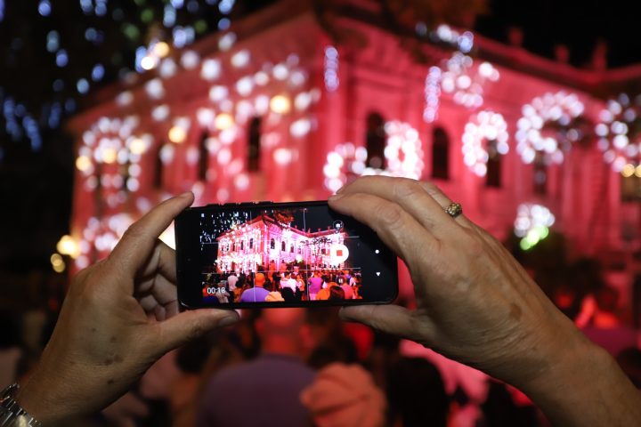 Apresentações de corais trazem encanto ao Natal em Florianópolis