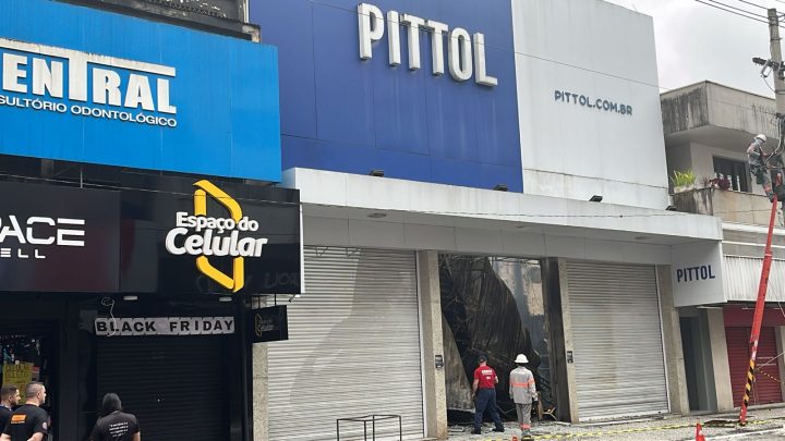 Incêndio na loja Pittol gera perda total e compromete estrutura
