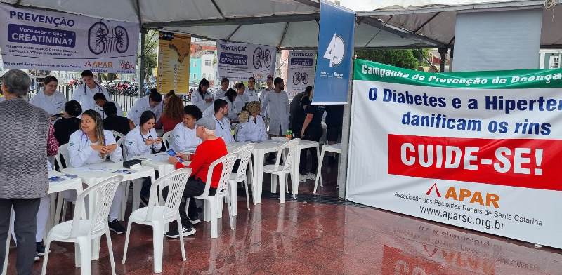 APAR-SC promove ação de conscientização e prevenção ao diabetes e doença renal crônica
