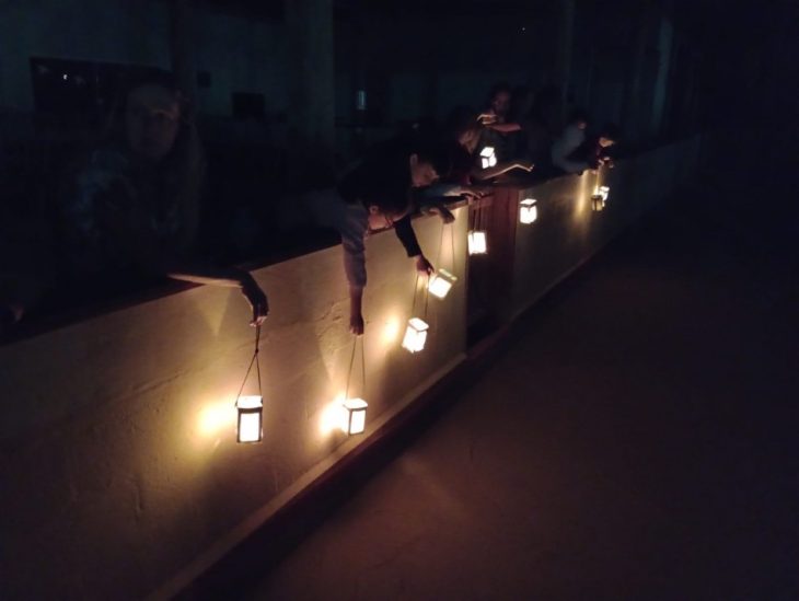 Caminhada com lanternas celebra Dia de São Martinho em Blumenau