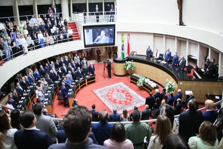 Noite de homenagens na Assembleia Legislativa de SC