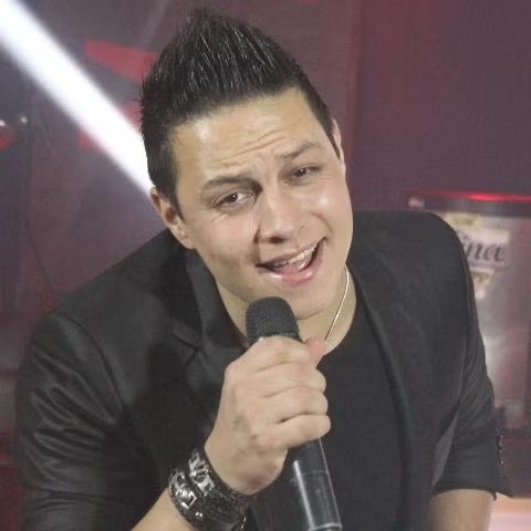 Acidente deixa vocalista da banda Os Atuais em estado grave