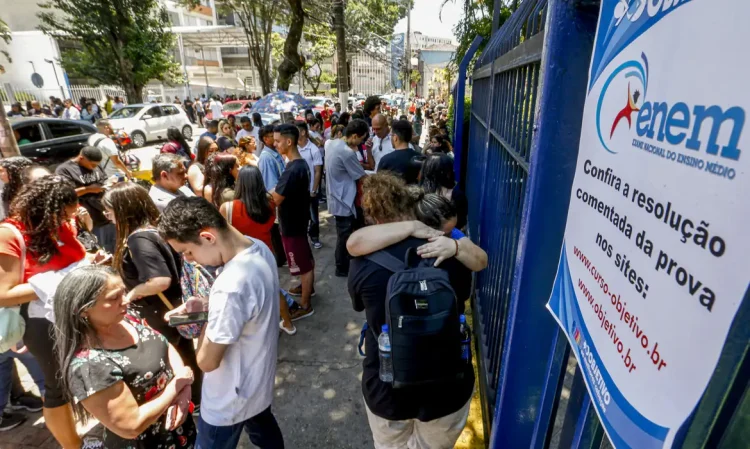 Enem 2025: cerca de 70% dos inscritos participam dos dois dias de prova