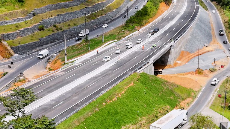 Novos viadutos da BR-470 são entregues; saiba quais
