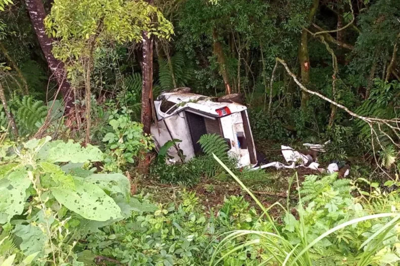 Acidente com cinco veículos deixa vários feridos na serra de SC