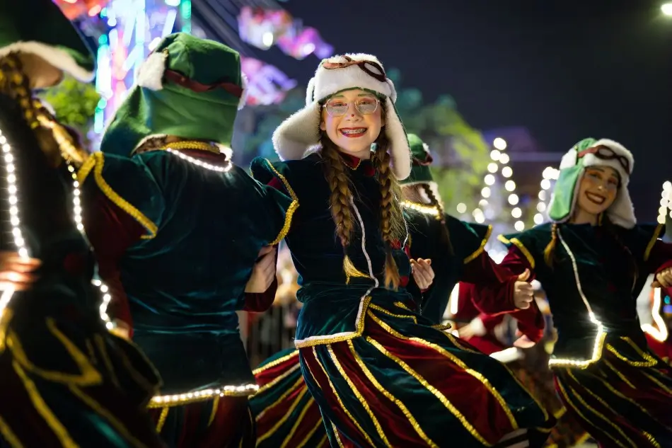 Hoje acontece o último desfile de Natal em Blumenau