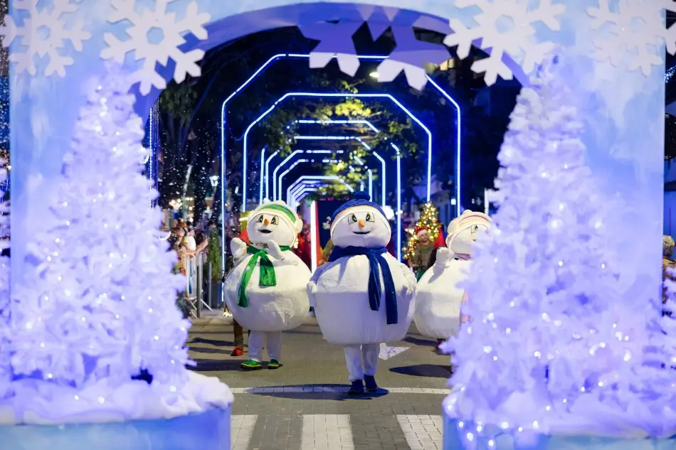 Blumenau retoma desfiles de Natal na Rua XV de Novembro após anos