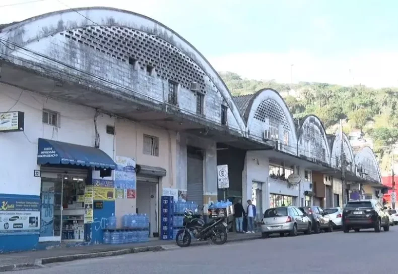 Antiga rodoviária continuará de pé até estudo sobre valor histórico do imóvel