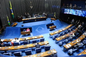 Senado aprova isenção do IR para quem ganha até R$ 5 mil