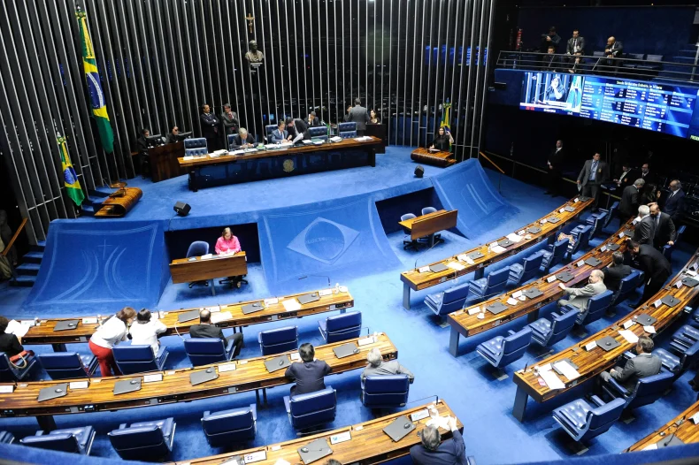 Senado aprova isenção do IR para quem ganha até R$ 5 mil