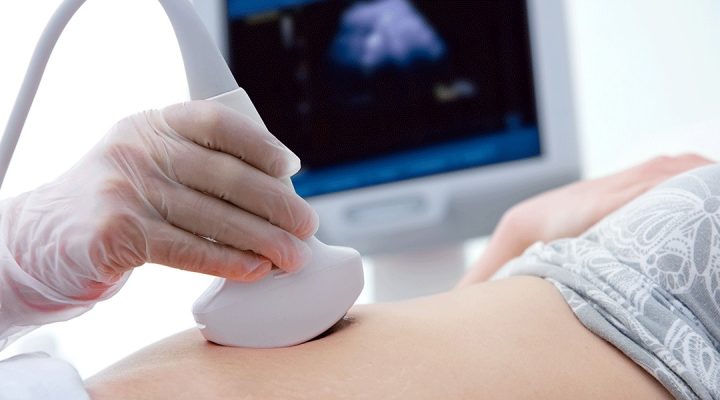 Clínica é condenada por erro que quase levou à perda de bebê