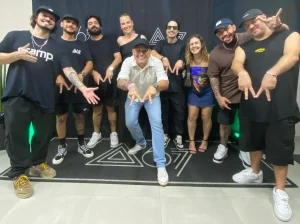 Vídeo: veja a entrevista com a banda Atitude 67 em passagem por SC