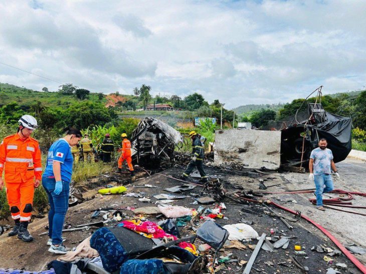 Sobe para 38 o número de mortos em acidente com ônibus em MG