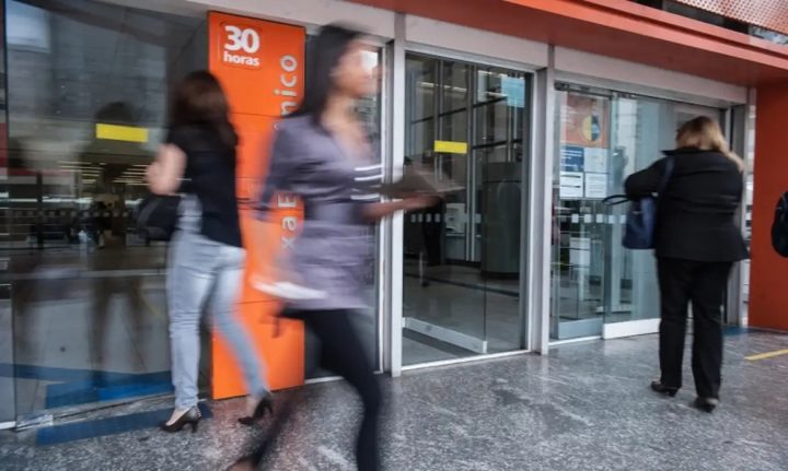 Bancos fecham na segunda; veja os serviços que funcionam