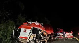 Médico, enfermeira e paciente morrem em batida com ambulância