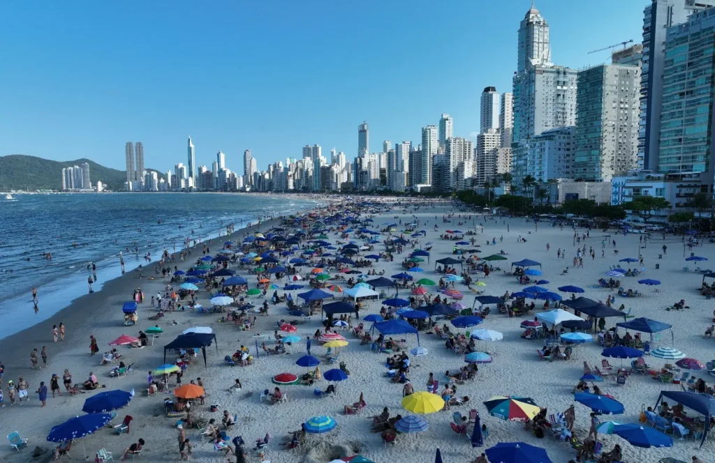 Rede hoteleira de Balneário Camboriú deverá ter 100% no Réveillon