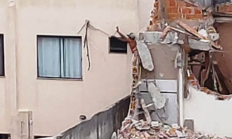 Vídeo flagra ladrões agindo em prédio de Camboriú; dois foram presos