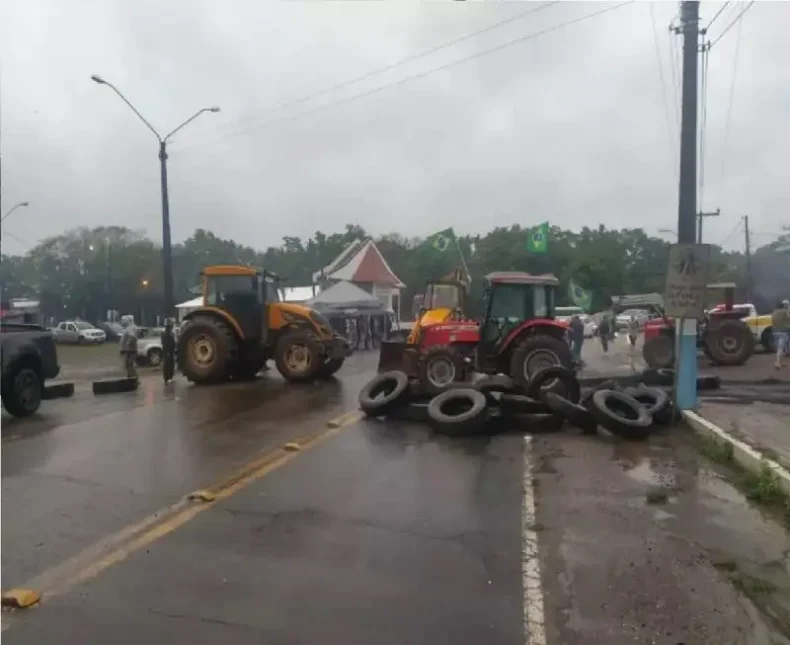 Catarinenses que bloquearam rodovia após derrota de Bolsonaro viram réus