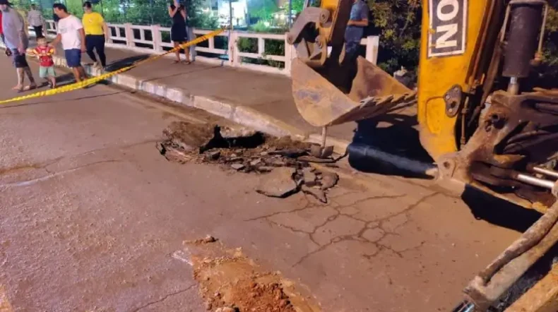 Reparo às pressas: buraco se forma em ponte do Litoral Norte de SC