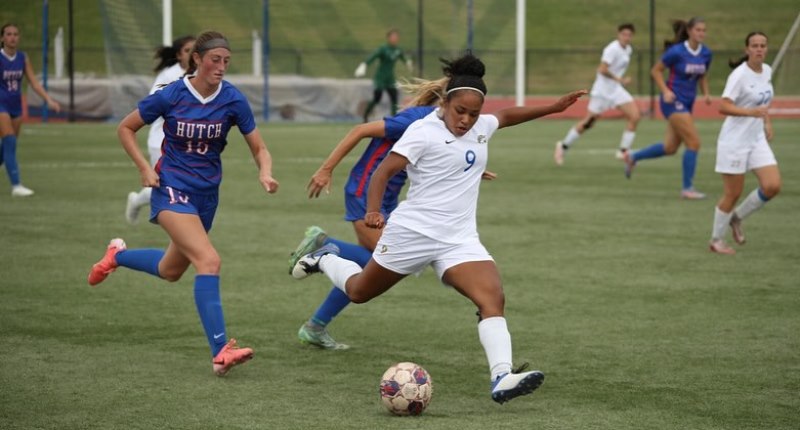 De Blumenau, Beatriz Baldi faz sucesso no futebol feminino dos EUA