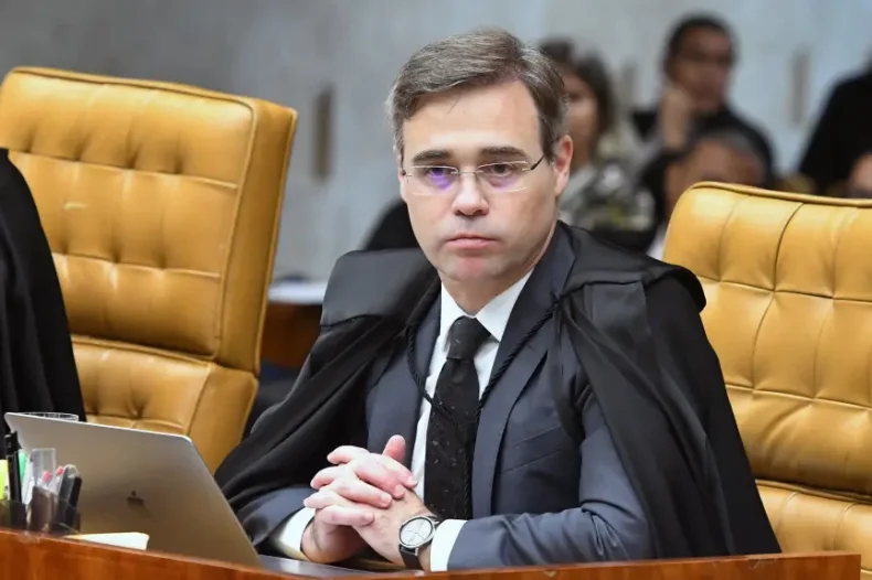 Instituto de Mendonça recebeu R$ 5,2 mi de ex-parceiro de Vorcaro