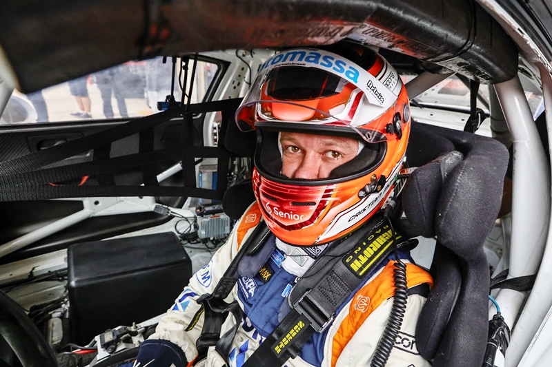 Piloto catarinense sobe para principal categoria da Porsche Cup
