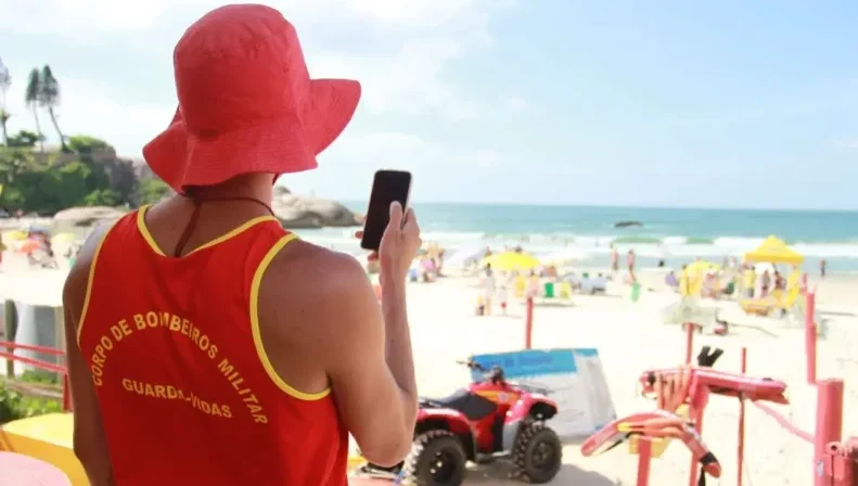 Em 7 dias, guarda-vidas salvam 596 banhistas em praias e rios de SC