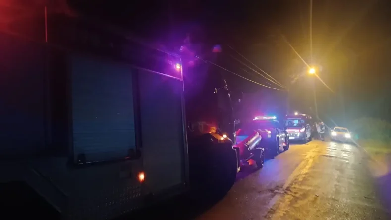Mulher morre após ter carro arrastado por enxurrada no Braço do Baú