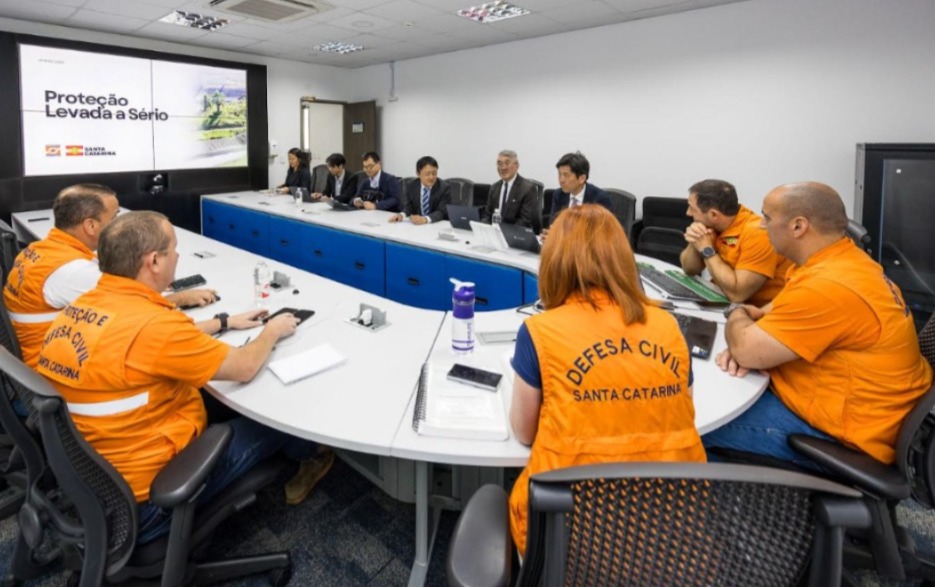 Especialistas japoneses auxiliam Defesa Civil de Santa Catarina