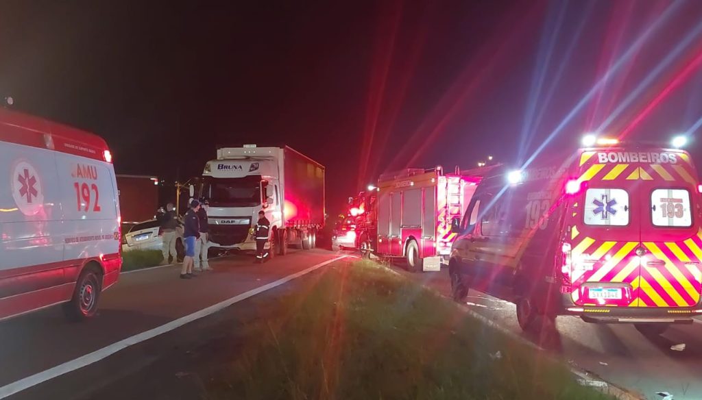 Sete pessoas ficam feridas em acidente grave na BR-470