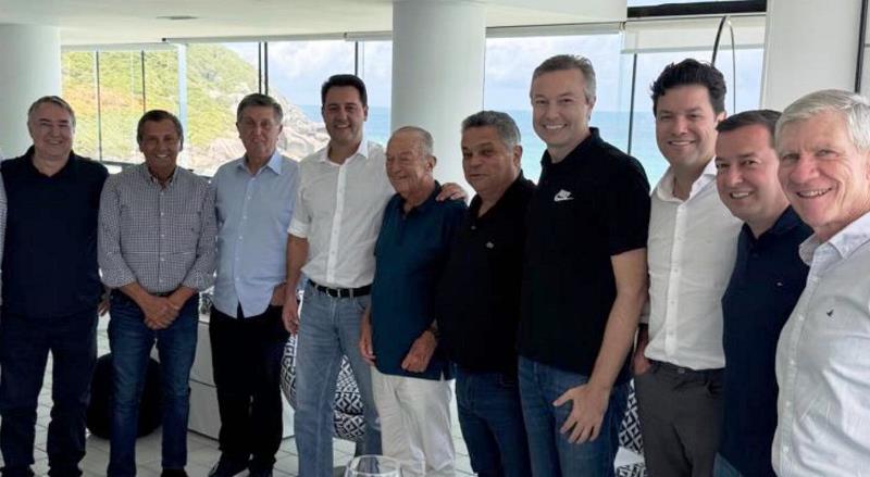 De olho em 2026, Ratinho Junior se reúne com lideranças do PSD em SC