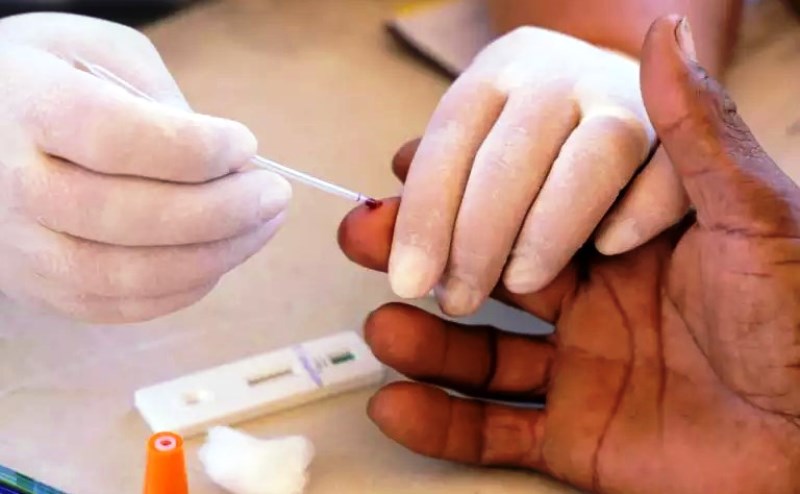 Saúde anuncia 231,8 mil testes rápidos para diagnóstico de dengue em SC
