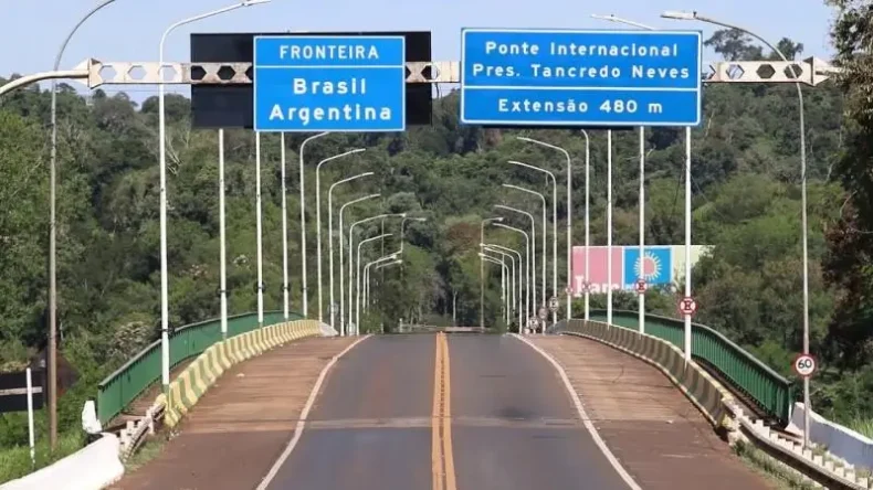 Javier Milei quer construir muro na fronteira com Santa Catarina