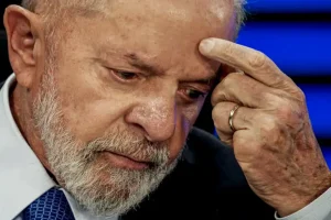 Governo Lula condena ataque, mas afasta defesa de Maduro