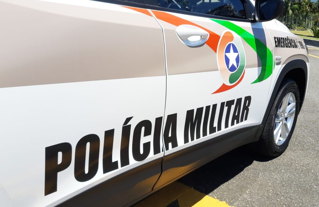Assaltante é preso após roubo em praça em plena luz do dia